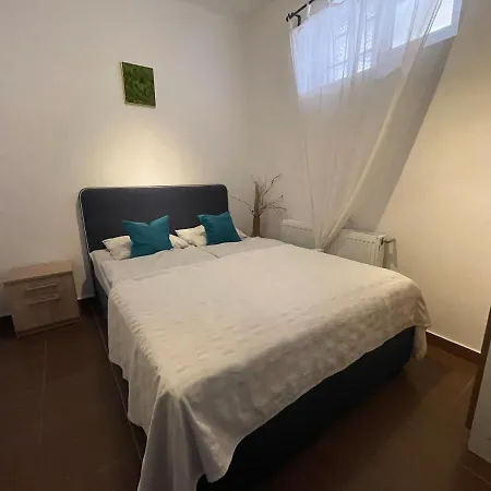 Smeraldo Vendégház 3*