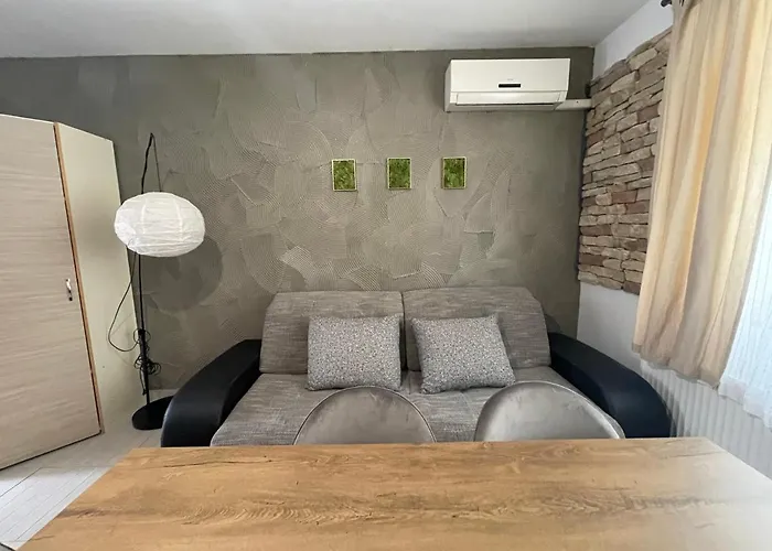 Smeraldo Πανσιόν