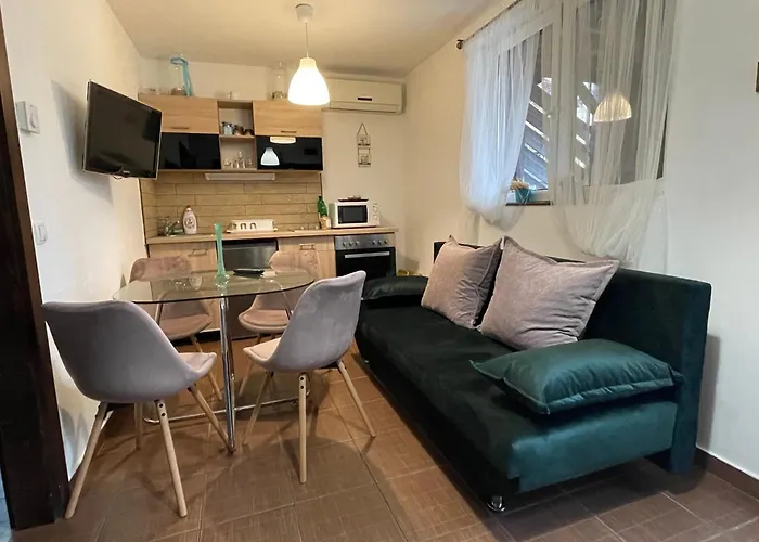 Smeraldo Πανσιόν